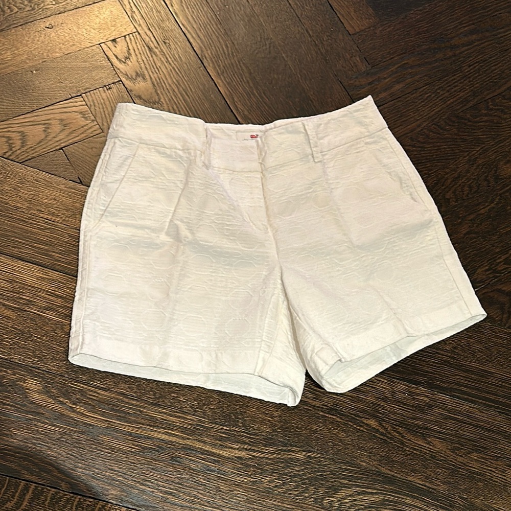Vineyard vines, white shorts, size 2